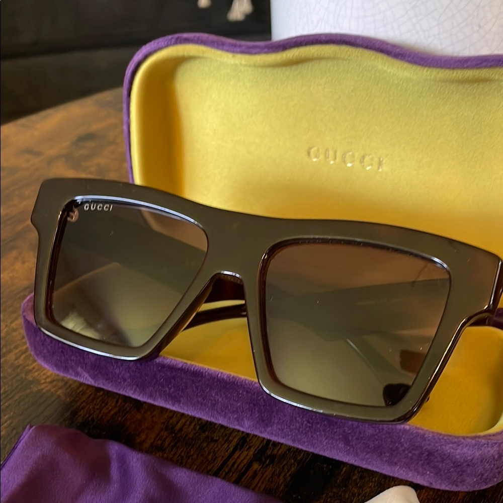 Gucci Brown Rectangular Sunglasses - Picture 2 of 10